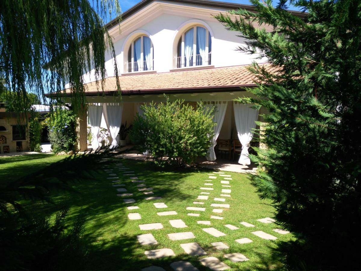 I Salici Villa Marina di Massa Eksteriør billede