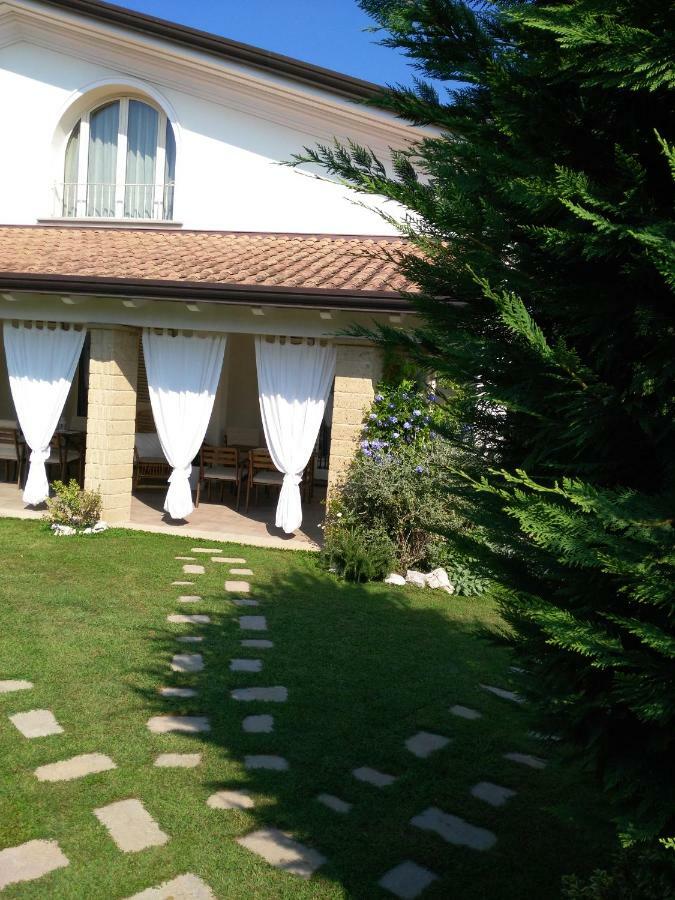 I Salici Villa Marina di Massa Eksteriør billede